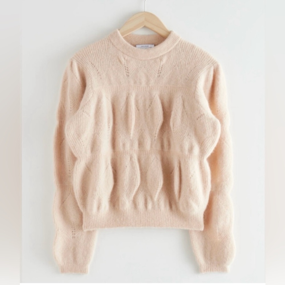 Cozy & Other Stories Cream Peach Colored Sweater